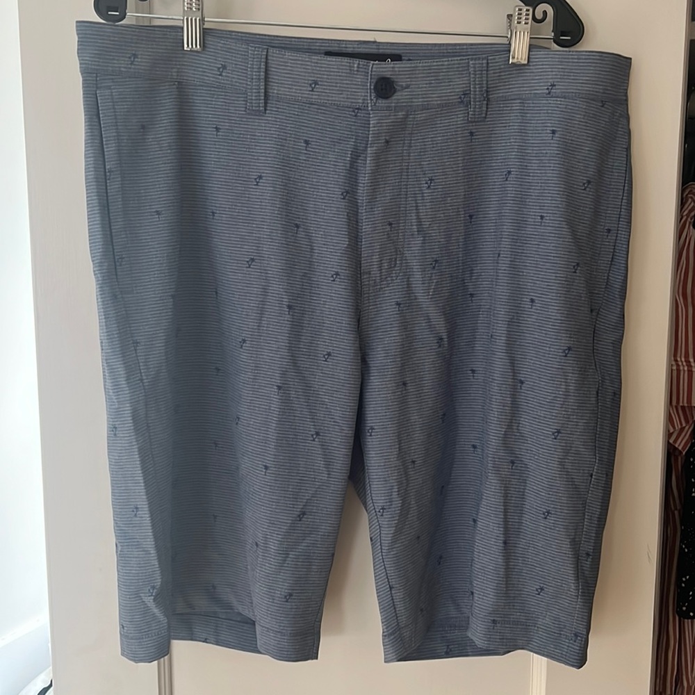 Brand new (with tags!) Travis Mathew men’s shorts